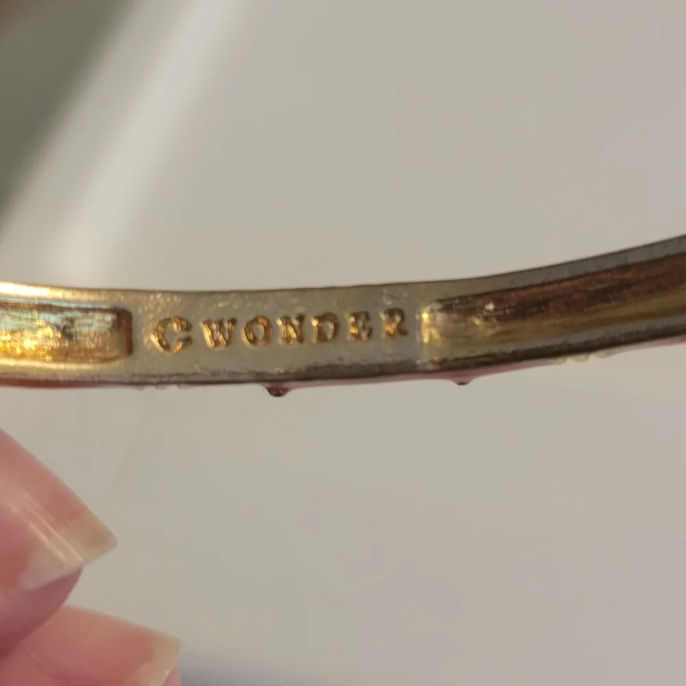 C. Wonder Gold and Coral Bracelet - Picture 2 of 3